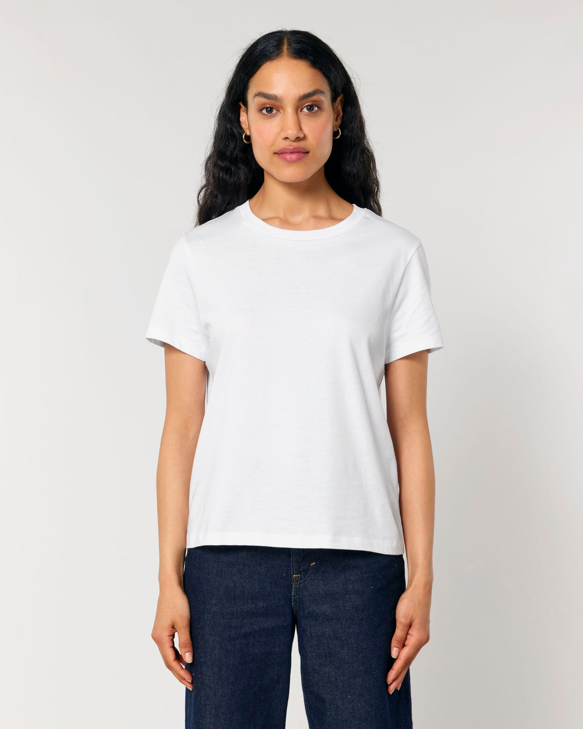 Stella Muser – White – Modell framsida